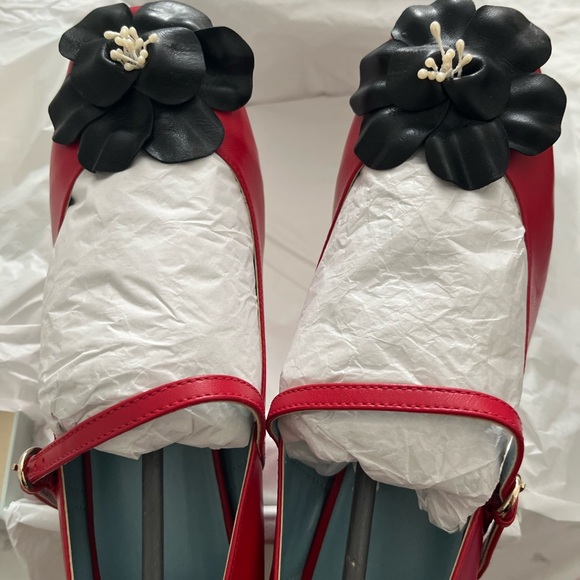 Frances Valentine Babe Red Nappa Leather Mary Jane Shoes with Black Flower - Picture 9 of 9
